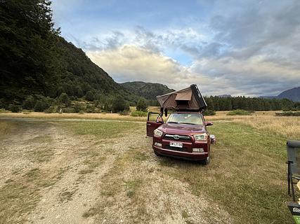 Muito privado, vista para as montanhas