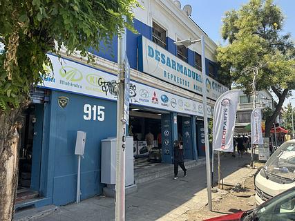 O paraíso das peças de reposição especiais, Avenida 10 de Julio,