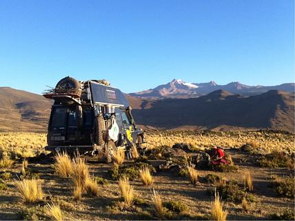 Panorama camp acima do canyon