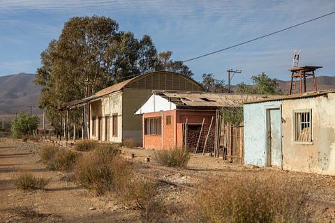 perto de uma estação de trem abandonada