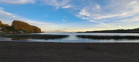Playa tutoral bajo llanquihue
