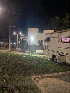 Ponto ao lado da Polícia Turística