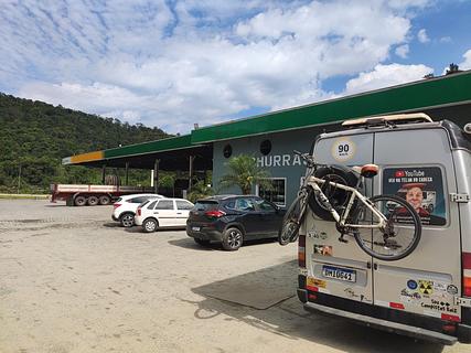 Posto de Gasolina + Churrascaria + Hotel