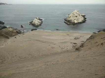 Praia e cemitério