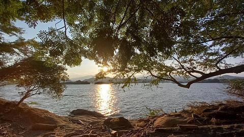 Praia no lago