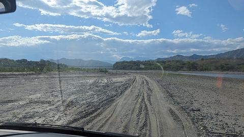 Praia sob a ponte
