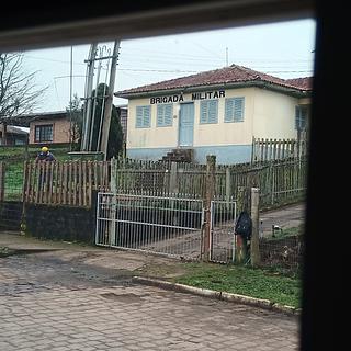 Próximo à Polícia Militar