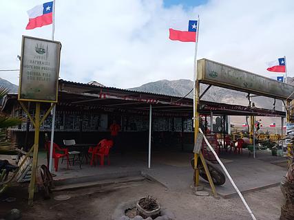 Restaurante e minimercado