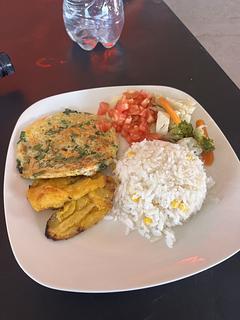Restaurante com pequena loja