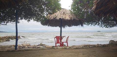 Restaurante e posto de gasolina