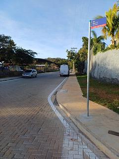 Rua ao lado da escola