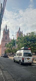 Rua ao lado da Igreja