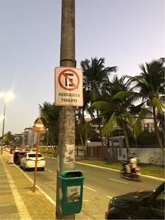Rua perto da praia