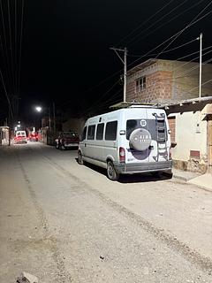 rua tranquila perto da praça