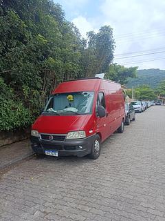 Rua a uma quadra da praia