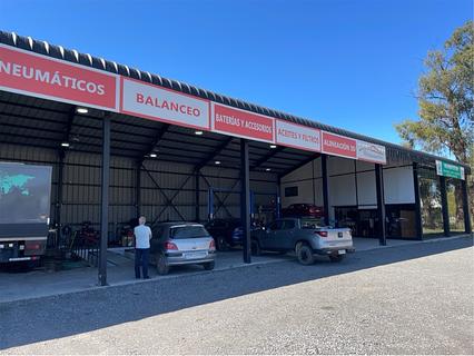serviço de lubrificação, troca de óleo, serviço de pneus e lavagem de caminhão