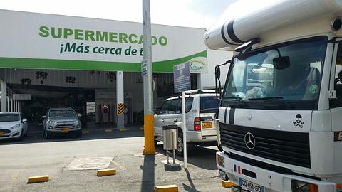 Supermercado na estrada
