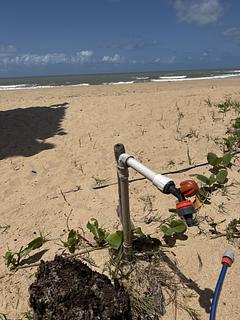 Torneira de água próxima à torre de água