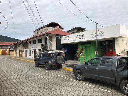 Town Square, Mindo