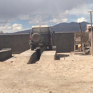 Uyuni - Lavagem de carro e tratamento antiferrugem