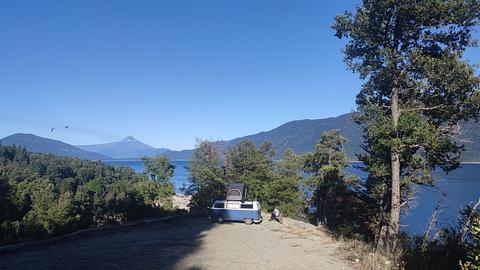 Vista do lago e vulcão
