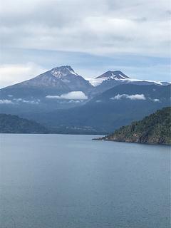 Vista para o lago e vulcões