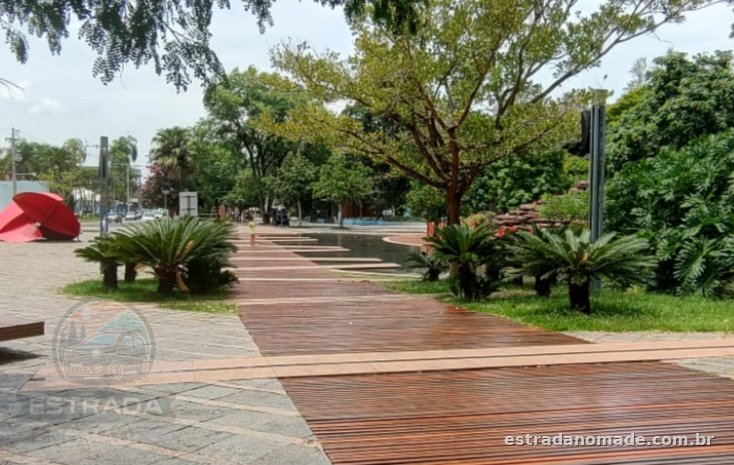 Praça Doutor Otávio de Moura Andrade