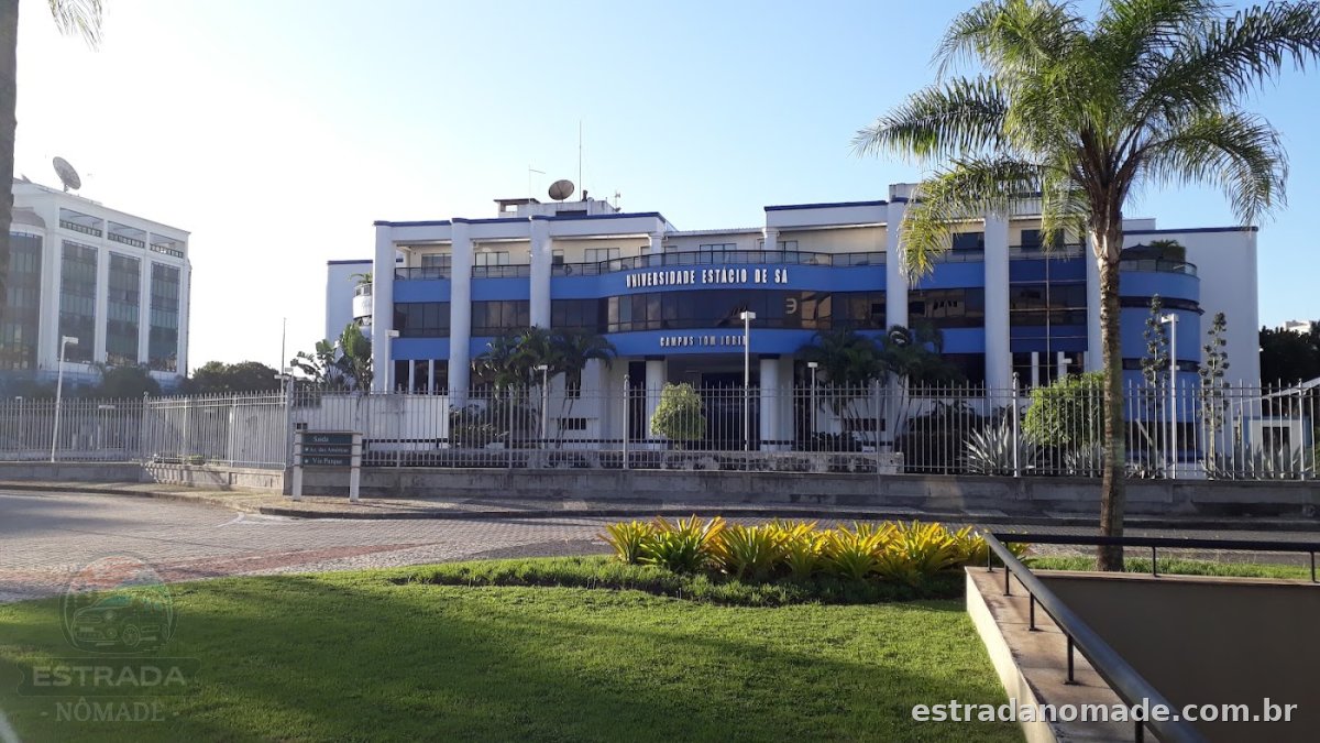 Escola Estácio Aguiar estacionamento