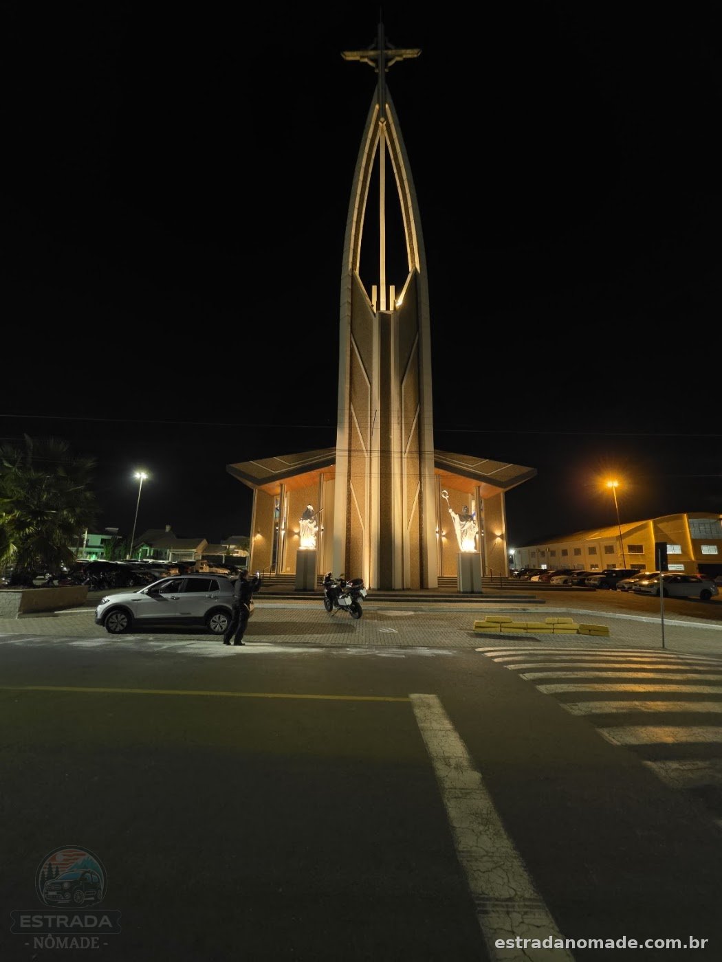 Praça Cesário Sibien / Paróquia sagrada família