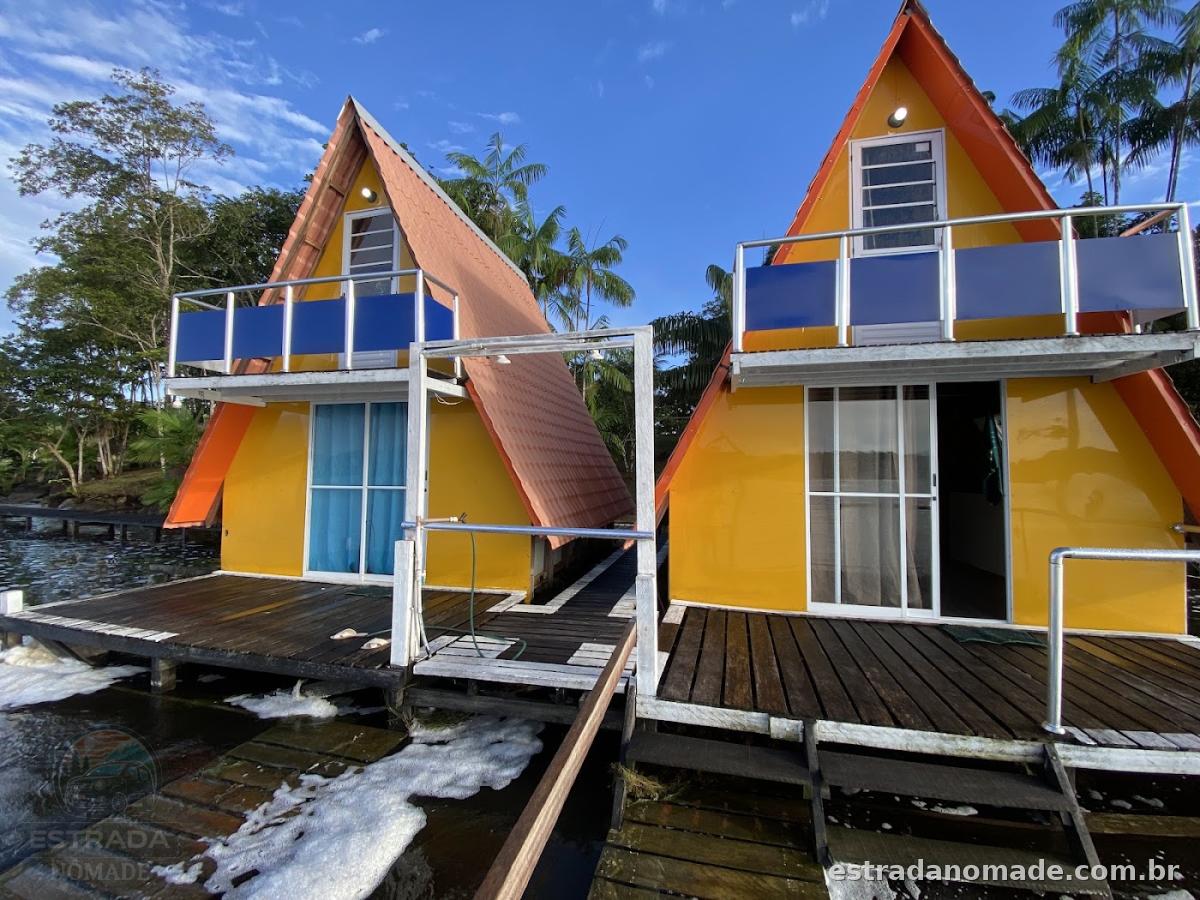Acampamento no lago Río Araguari