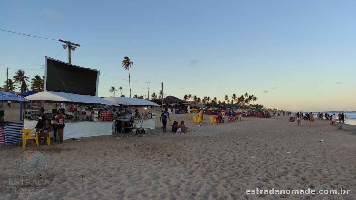 Final de rua com acesso a praia.
