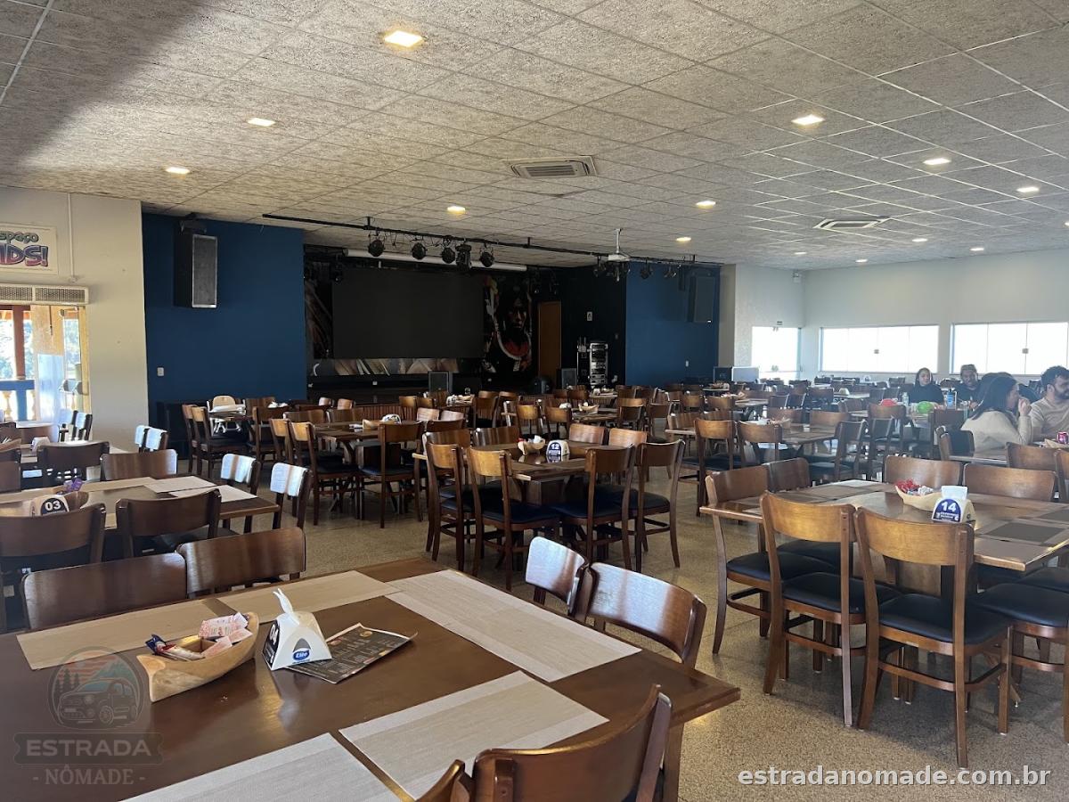 Praça em frente ao Canoa Grande Restaurante