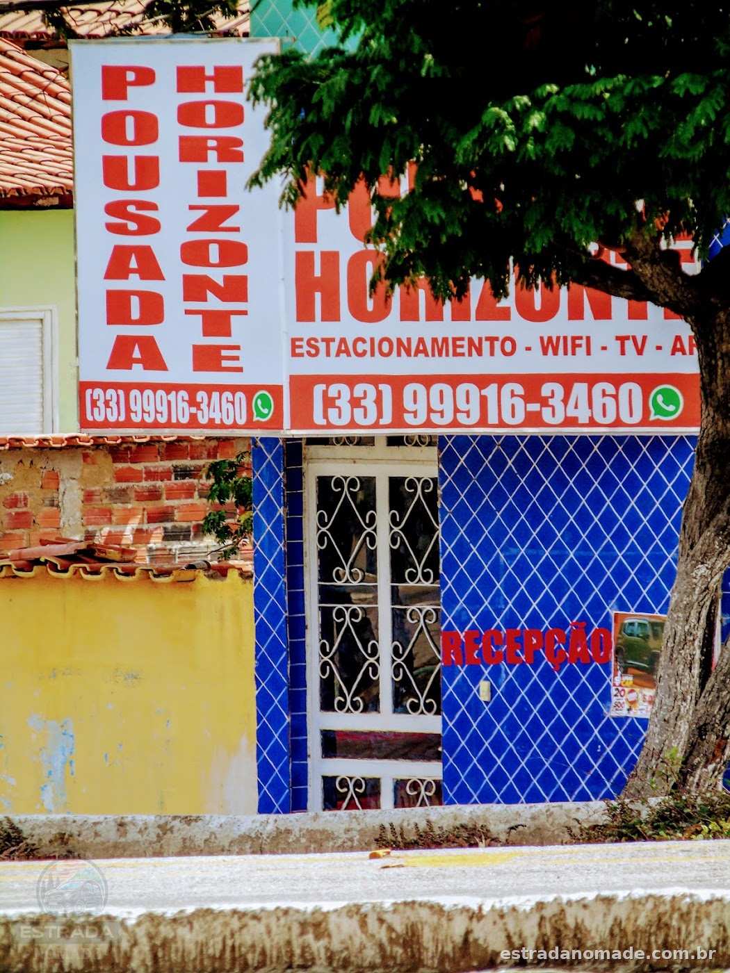 Em frente à Pousada Horizonte