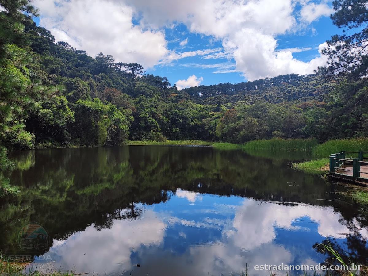 Próximo ao lago