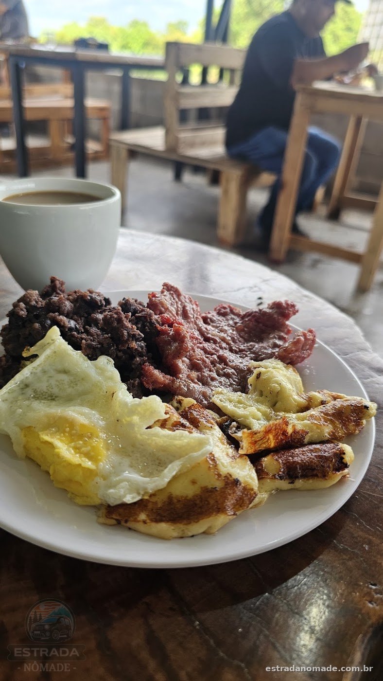 Café colonial e queimaria 3 meninas